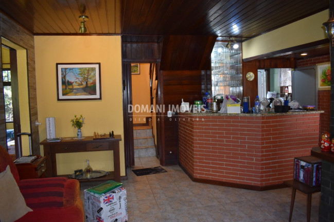 Imagem Casa com 2 Quartos à Venda, 215 m² em Região Do Toriba - Campos Do Jordão Imagem Casa com 2 Quartos à Venda, 215 m² em Região Do Toriba - Campos Do Jordão