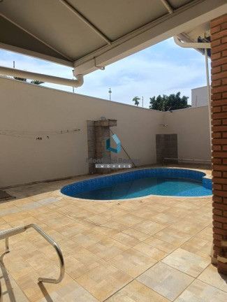 Imagem Casa com 4 Quartos à Venda, 300 m² em Jardim Flamboyant - Campinas Imagem Casa com 4 Quartos à Venda, 300 m² em Jardim Flamboyant - Campinas