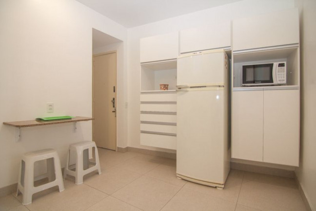 Imagem Imóvel com 2 Quartos à Venda, 71 m² em Copacabana - Rio De Janeiro Imagem Imóvel com 2 Quartos à Venda, 71 m² em Copacabana - Rio De Janeiro