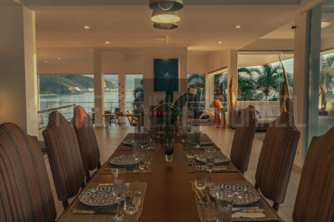 Casa com 6 Quartos à Venda, 1.200 m² em Toninhas - Ubatuba