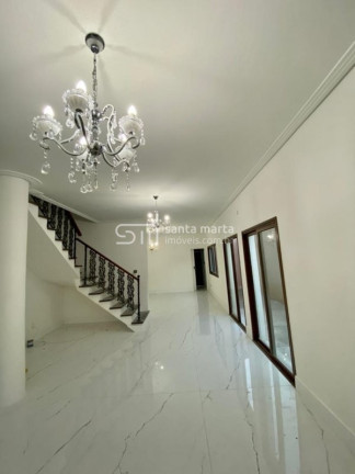 Sobrado com 4 Quartos à Venda, 900 m² em Vila Zélia - Lorena