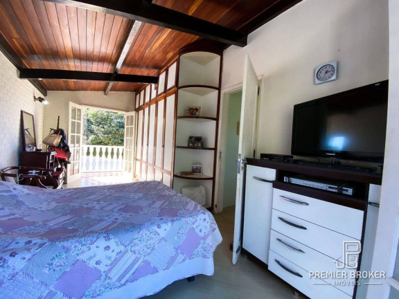 Imagem Casa com 4 Quartos à Venda, 213 m² em Iucas - Teresópolis
