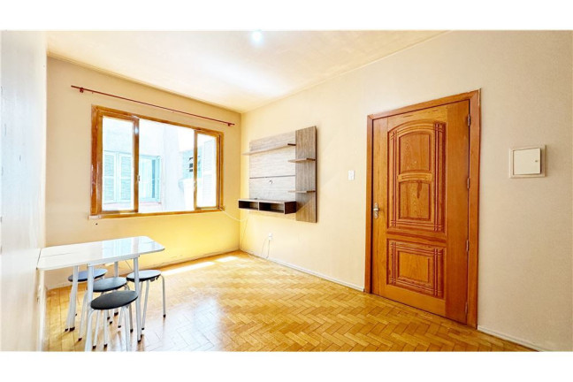 Imagem Apartamento com 1 Quarto à Venda, 43 m² em Centro Histórico - Porto Alegre Imagem Apartamento com 1 Quarto à Venda, 43 m² em Centro Histórico - Porto Alegre