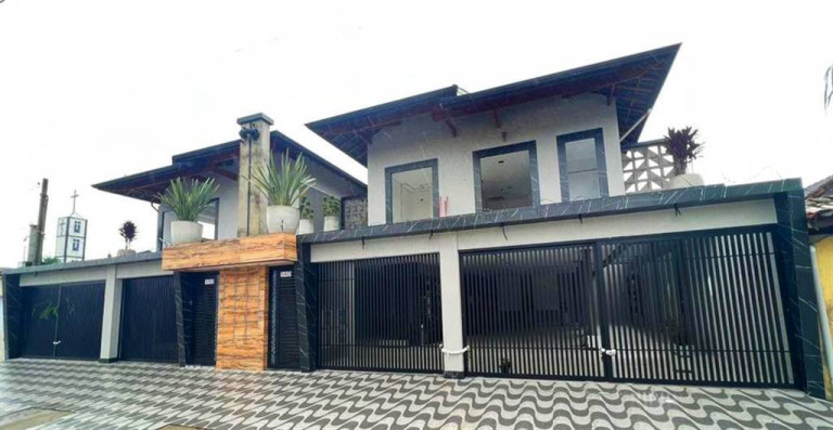 Casa com 3 Quartos à Venda, 89 m² em Maracanã - Praia Grande