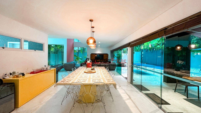 Imagem Casa com 4 Quartos à Venda, 367 m² em Riviera Módulo 21 - Bertioga Imagem Casa com 4 Quartos à Venda, 367 m² em Riviera Módulo 21 - Bertioga