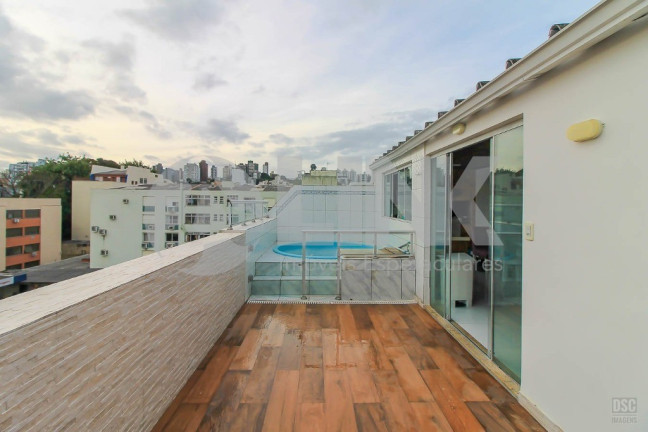 Imagem Imóvel com 3 Quartos à Venda, 148 m² em Rio Branco - Porto Alegre Imagem Imóvel com 3 Quartos à Venda, 148 m² em Rio Branco - Porto Alegre