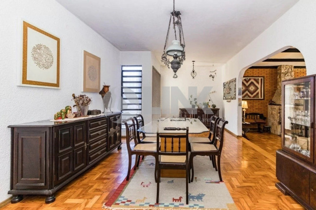 Imagem Casa com 3 Quartos à Venda, 250 m² em Três Figueiras - Porto Alegre