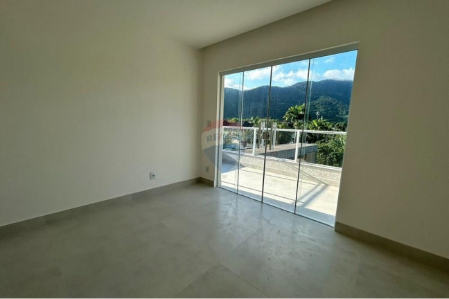 Imagem Casa com 4 Quartos à Venda, 220 m² em Vargem Pequena - Rio De Janeiro Imagem Casa com 4 Quartos à Venda, 220 m² em Vargem Pequena - Rio De Janeiro