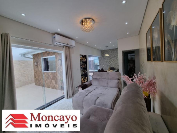Imagem Casa com 3 Quartos à Venda, 327 m² em Centro - Caraguatatuba Imagem Casa com 3 Quartos à Venda, 327 m² em Centro - Caraguatatuba