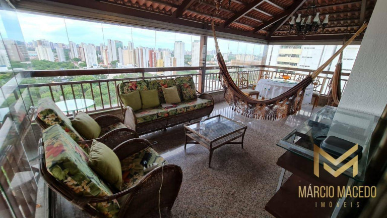 Apartamento com 3 Quartos à Venda, 303 m² em Patriolino Ribeiro - Fortaleza