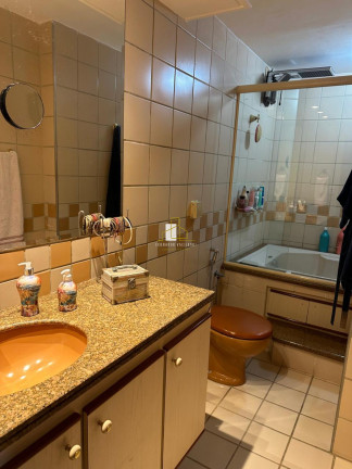 Imagem Imóvel com 3 Quartos à Venda, 180 m² em Praia Da Costa - Vila Velha Imagem Imóvel com 3 Quartos à Venda, 180 m² em Praia Da Costa - Vila Velha
