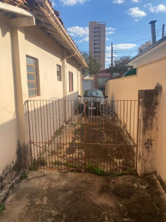 Imagem Casa com 2 Quartos à Venda, 408 m² em Centro - Araraquara Imagem Casa com 2 Quartos à Venda, 408 m² em Centro - Araraquara