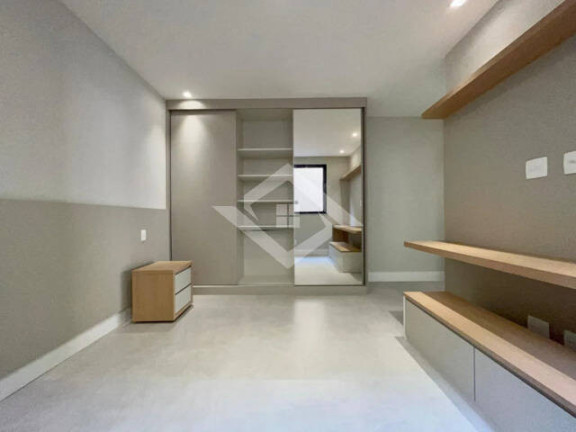 Imagem Casa com 6 Quartos à Venda, 350 m² em Barra Da Tijuca - Rio De Janeiro Imagem Casa com 6 Quartos à Venda, 350 m² em Barra Da Tijuca - Rio De Janeiro