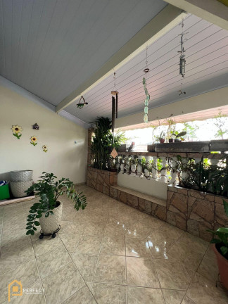 Imagem Casa com 4 Quartos à Venda, 230 m² em Jardim Ana Emilia - Taubaté Imagem Casa com 4 Quartos à Venda, 230 m² em Jardim Ana Emilia - Taubaté