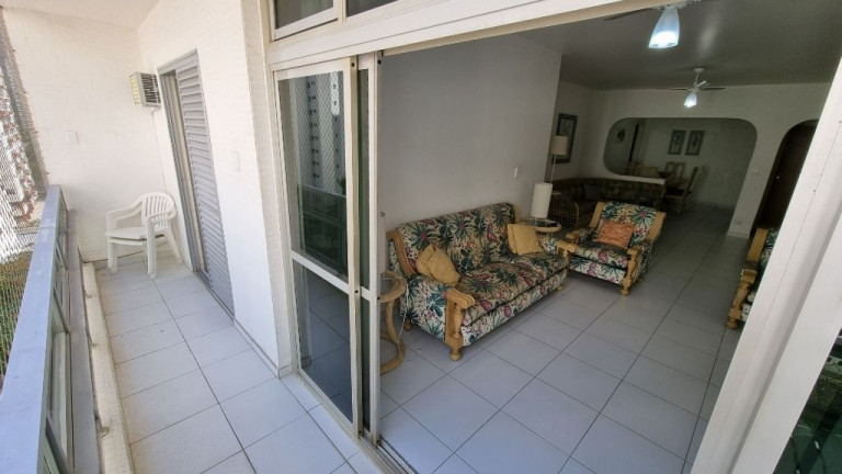 Apartamento com 3 Quartos à Venda ou Locação, 140 m² em Pitangueiras - Guarujá