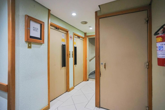 Imagem Imóvel com 2 Quartos à Venda,  em Moinhos De Vento - Porto Alegre