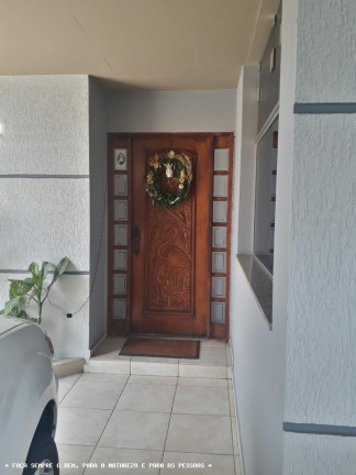 Casa com 5 Quartos à Venda, 248 m² em Jardim Santa Clara - Taubaté