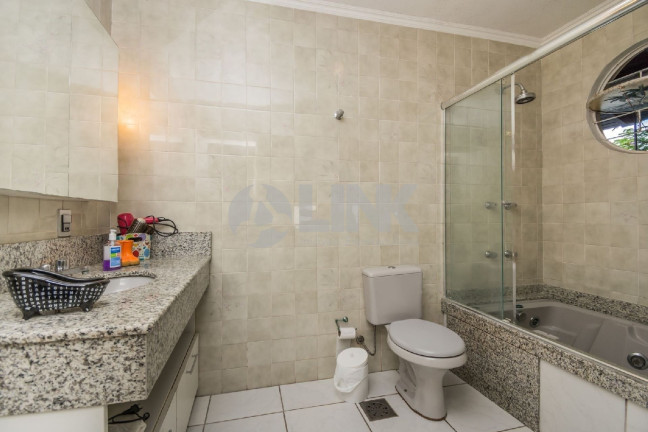 Imagem Casa com 4 Quartos à Venda, 240 m² em Jardim Itu - Porto Alegre Imagem Casa com 4 Quartos à Venda, 240 m² em Jardim Itu - Porto Alegre