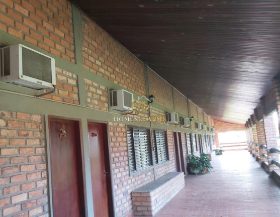 Imagem Imóvel com 3 Quartos à Venda, 1.120 m² em Zona Rural - Poconé Imagem Imóvel com 3 Quartos à Venda, 1.120 m² em Zona Rural - Poconé