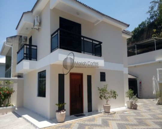 Casa com 3 Quartos à Venda, 160 m² em Itaipu - Niterói