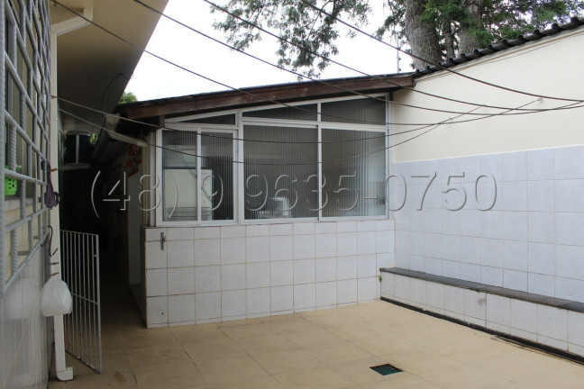 Imagem Casa com 3 Quartos à Venda, 360 m² em Trindade - Florianópolis Imagem Casa com 3 Quartos à Venda, 360 m² em Trindade - Florianópolis