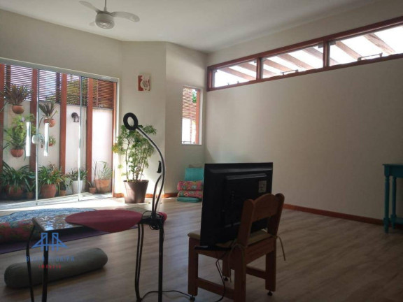 Imagem Casa com 5 Quartos à Venda, 267 m² em Santa Mônica - Florianópolis Imagem Casa com 5 Quartos à Venda, 267 m² em Santa Mônica - Florianópolis