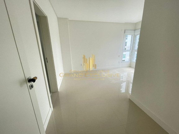 Imagem Apartamento com 3 Quartos à Venda, 121 m² em Centro - Balneário Camboriú Imagem Apartamento com 3 Quartos à Venda, 121 m² em Centro - Balneário Camboriú