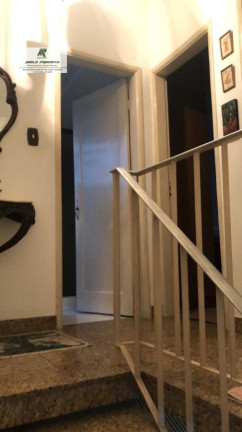 Imagem Casa com 3 Quartos à Venda, 333 m² em Gonzaga - Santos