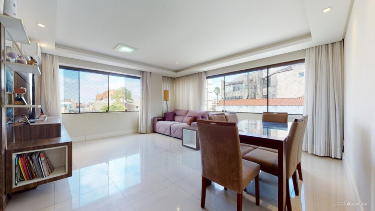 Imagem Imóvel com 3 Quartos à Venda, 93 m² em Petrópolis - Porto Alegre