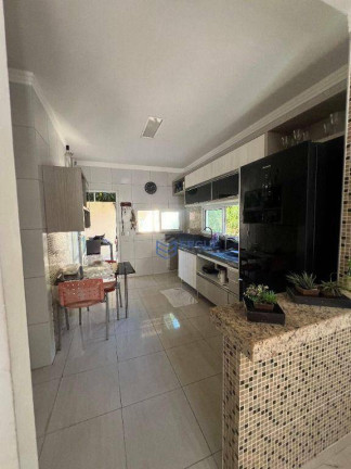 Imagem Casa com 4 Quartos à Venda, 160 m² em Cidade Dos Funcionários - Fortaleza Imagem Casa com 4 Quartos à Venda, 160 m² em Cidade Dos Funcionários - Fortaleza