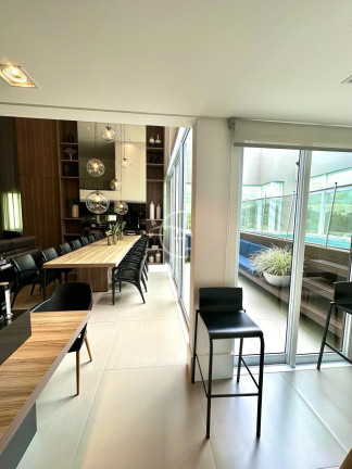 Imagem Imóvel com 4 Quartos à Venda, 291 m² em América - Joinville