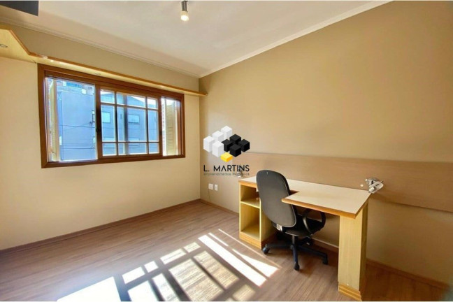 Imagem Casa com 4 Quartos à Venda, 284 m² em Higienópolis - Porto Alegre Imagem Casa com 4 Quartos à Venda, 284 m² em Higienópolis - Porto Alegre