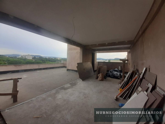 Imagem Cobertura com 3 Quartos à Venda, 218 m²