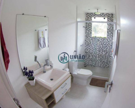 Imagem Casa com 3 Quartos à Venda, 350 m² em Pendotiba - Niterói