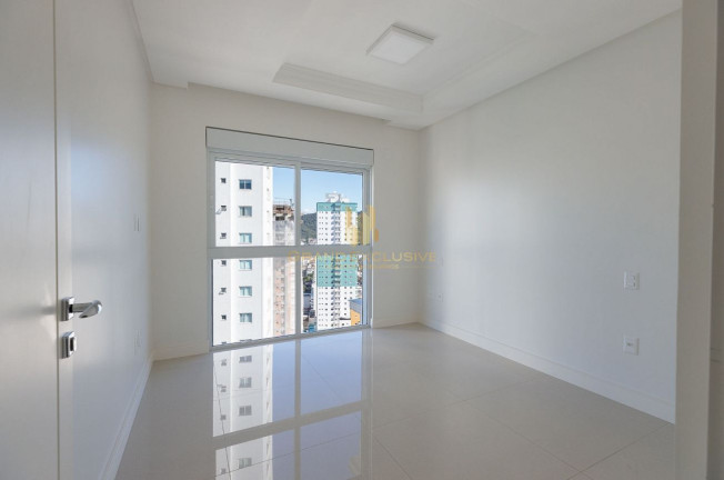 Imagem Apartamento com 4 Quartos à Venda, 167 m² em Centro - Balneário Camboriú Imagem Apartamento com 4 Quartos à Venda, 167 m² em Centro - Balneário Camboriú