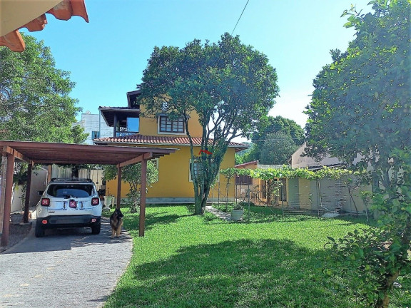 Imagem Sobrado com 3 Quartos à Venda, 450 m² em Muquem - Florianópolis Imagem Sobrado com 3 Quartos à Venda, 450 m² em Muquem - Florianópolis