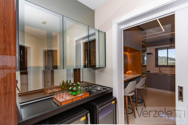 Imagem Apartamento com 4 Quartos à Venda, 182 m² em Centro - Balneário Camboriú Imagem Apartamento com 4 Quartos à Venda, 182 m² em Centro - Balneário Camboriú