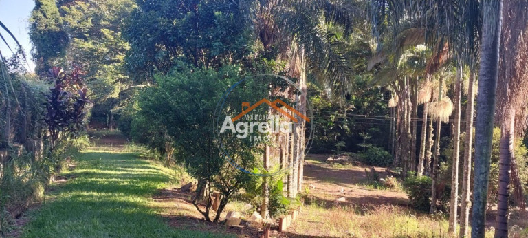 Imagem Imóvel com 2 Quartos à Venda, 374 m² em Pederneiras - Mogi Mirim Imagem Imóvel com 2 Quartos à Venda, 374 m² em Pederneiras - Mogi Mirim
