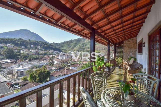 Imagem Casa com 6 Quartos à Venda, 700 m² em Tijuca - Teresópolis