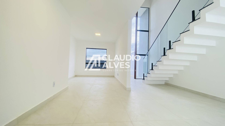 Imagem Casa com 3 Quartos para Alugar, 110 m² em Registro - Feira De Santana