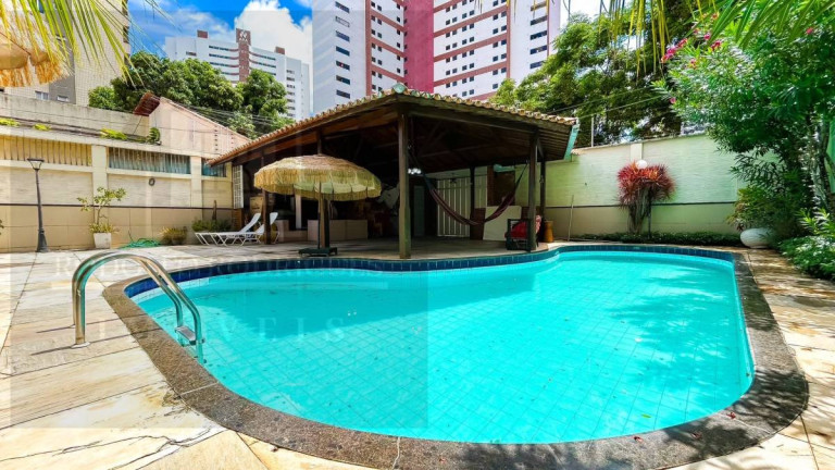 Imagem Casa com 7 Quartos à Venda, 370 m² Imagem Casa com 7 Quartos à Venda, 370 m²