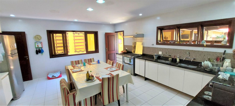 Imagem Casa com 5 Quartos à Venda ou Locação, 580 m² em Camboinhas - Niterói Imagem Casa com 5 Quartos à Venda ou Locação, 580 m² em Camboinhas - Niterói