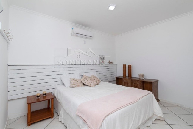 Imagem Casa com 6 Quartos à Venda, 805 m² em Centro - Bombinhas Imagem Casa com 6 Quartos à Venda, 805 m² em Centro - Bombinhas