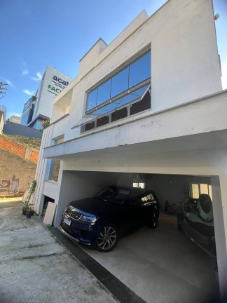 Imagem Casa à Venda, em Estreito - Florianópolis Imagem Casa à Venda, em Estreito - Florianópolis