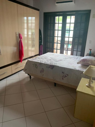 Imagem Casa com 8 Quartos à Venda, 280 m² em Nações - Balneário Camboriú Imagem Casa com 8 Quartos à Venda, 280 m² em Nações - Balneário Camboriú