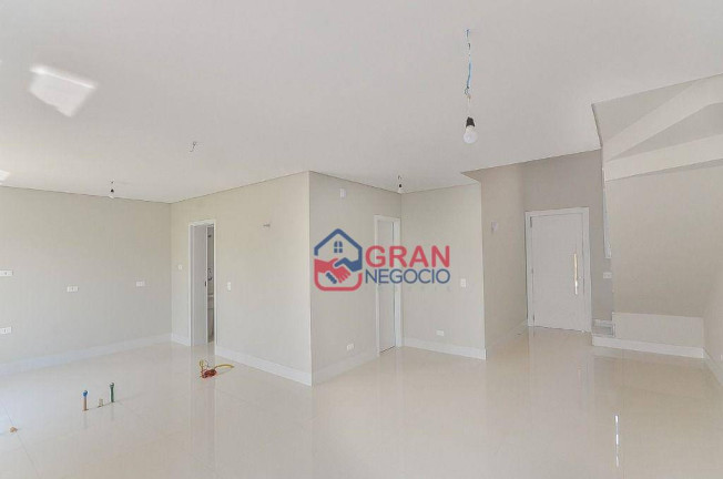 Imagem Sobrado com 3 Quartos à Venda, 162 m² em São Braz - Curitiba Imagem Sobrado com 3 Quartos à Venda, 162 m² em São Braz - Curitiba