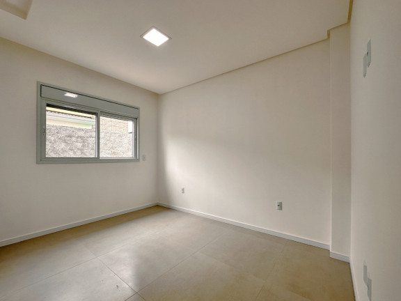 Imagem Casa com 3 Quartos à Venda, 360 m² em Pedra Branca - Palhoça