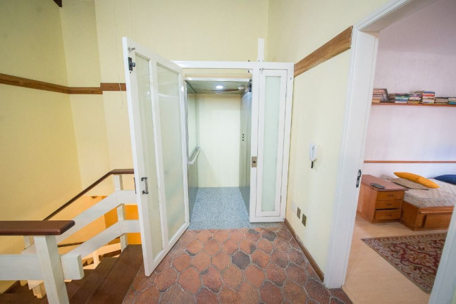Imagem Casa com 4 Quartos à Venda, 272 m² em Rio Branco - Porto Alegre