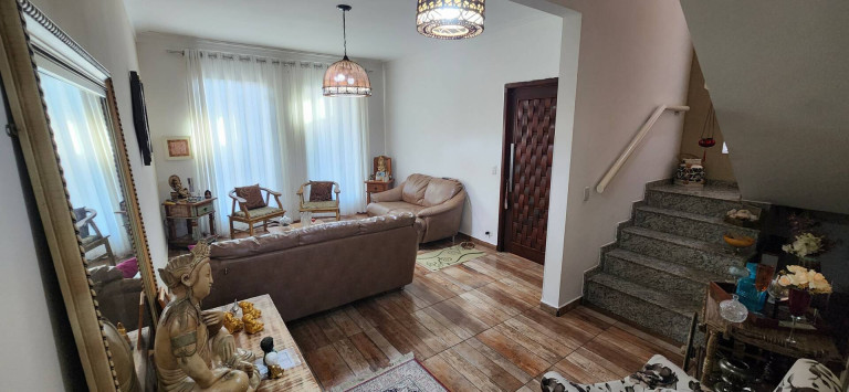 Sobrado com 4 Quartos à Venda, 175 m² em Nova Cerejeira - Atibaia