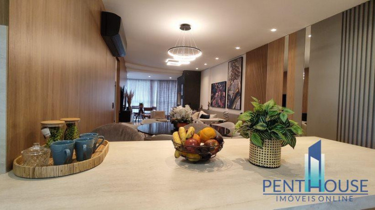 Imagem Apartamento com 3 Quartos à Venda, 140 m² em Centro - Balneário Camboriú Imagem Apartamento com 3 Quartos à Venda, 140 m² em Centro - Balneário Camboriú